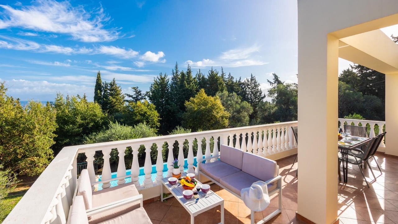 Photo of Patio Balcony in Astrakeri