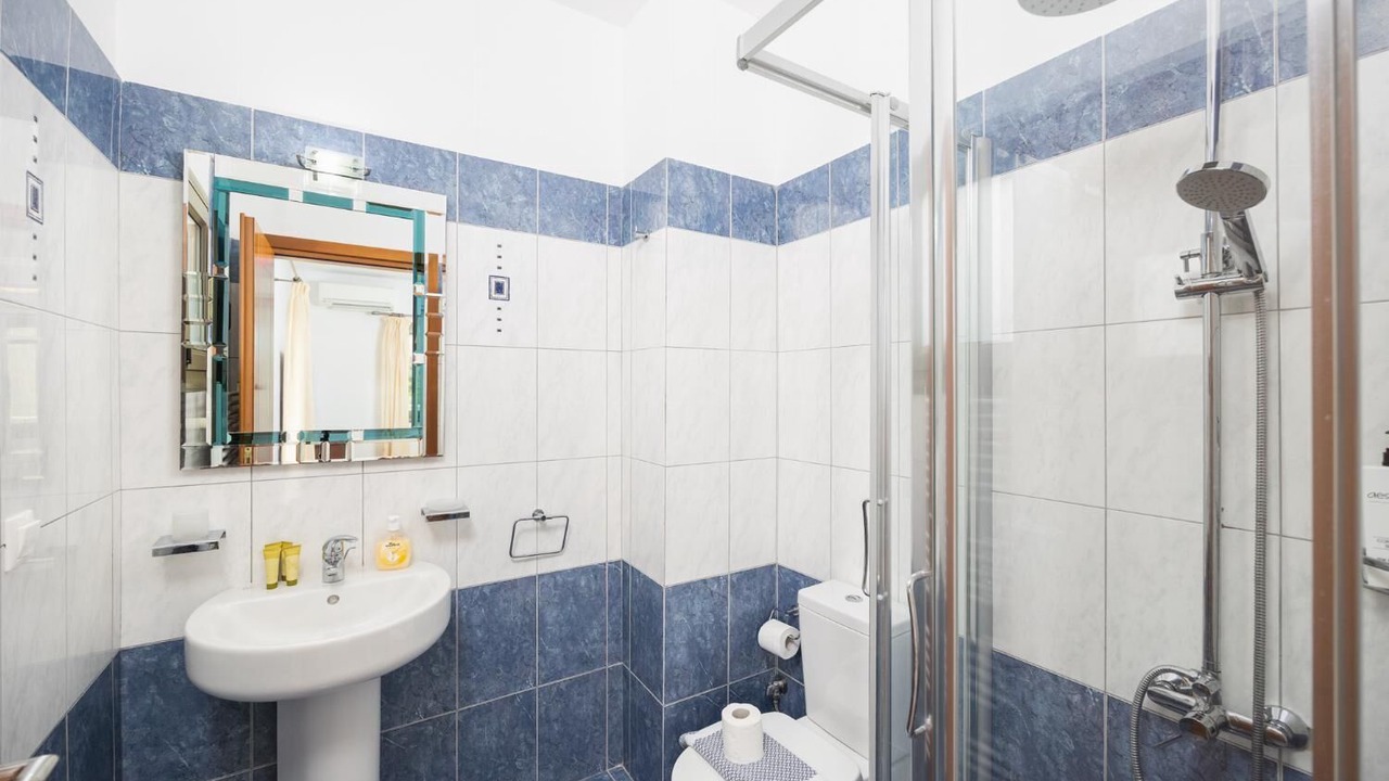 Photo of Bathroom in Mikros Gialos