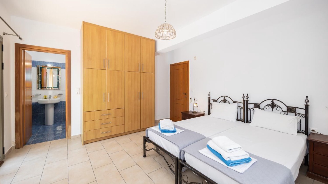 Photo of Bathroom in Mikros Gialos