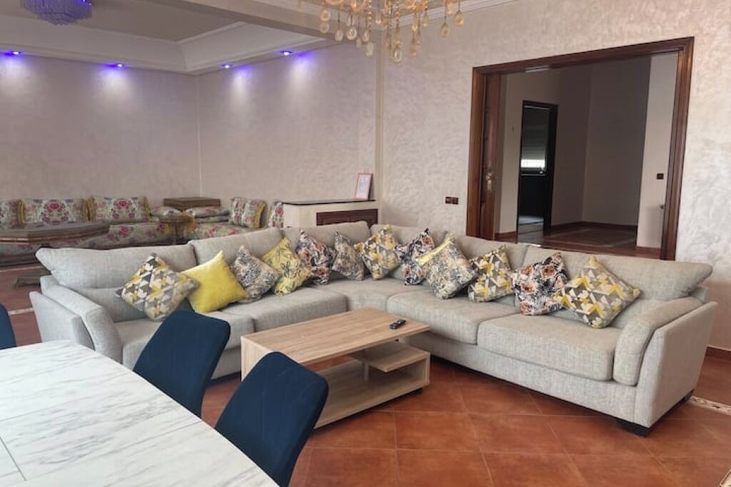 Photo of Livingroom in SOUR JDID