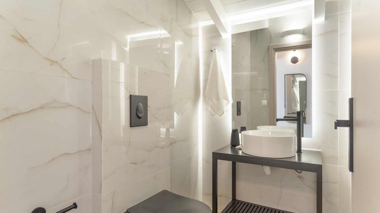 Photo of Bathroom in Perigiali