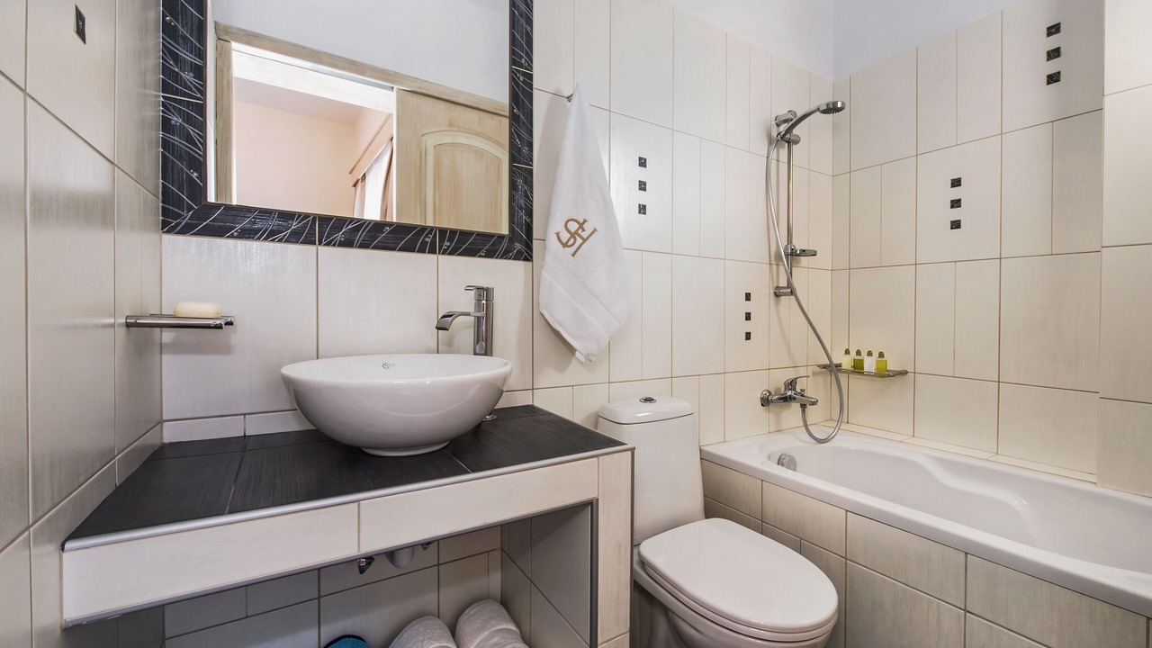 Photo of Bathroom in Perissa