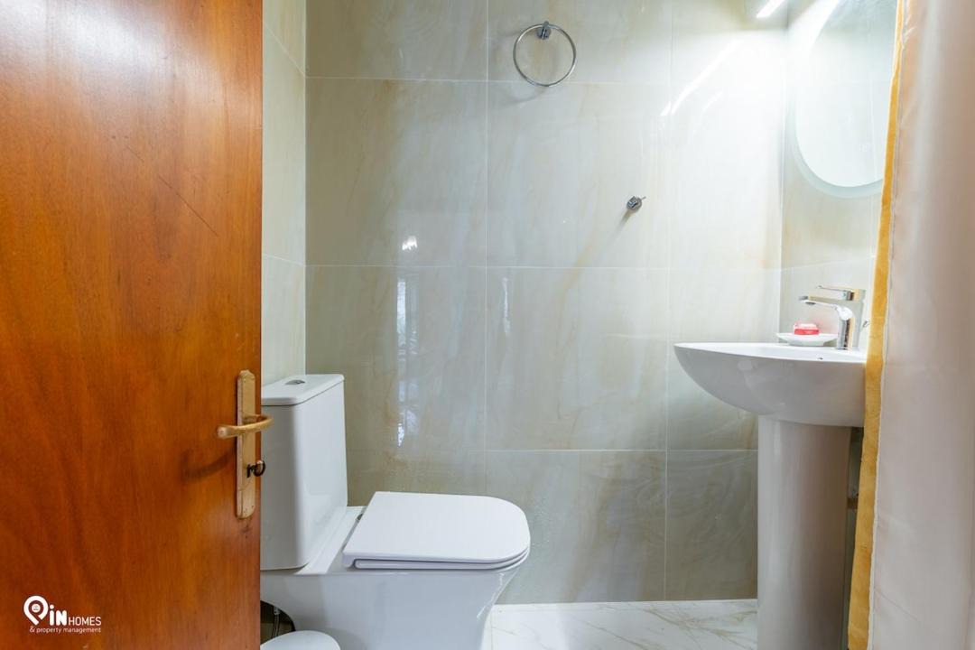 Photo of Bathroom in East Mani