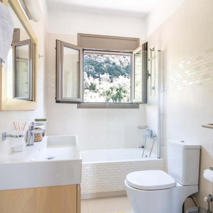 Photo of Bathroom in Zakharo
