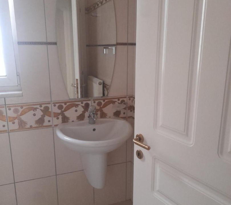 Photo of Bathroom in Larissa
