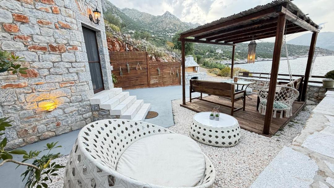 Photo of Patio Balcony in East Mani