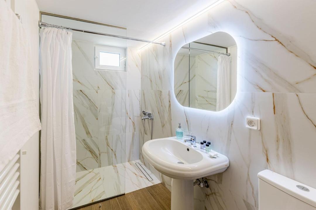 Photo of Others in Molaoi