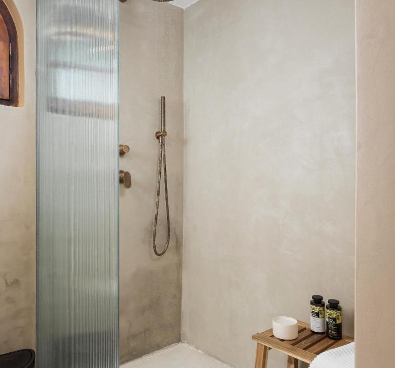 Photo of Bathroom in East Mani