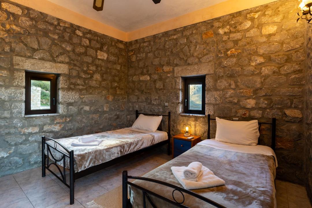 Photo of Bedroom in Omales