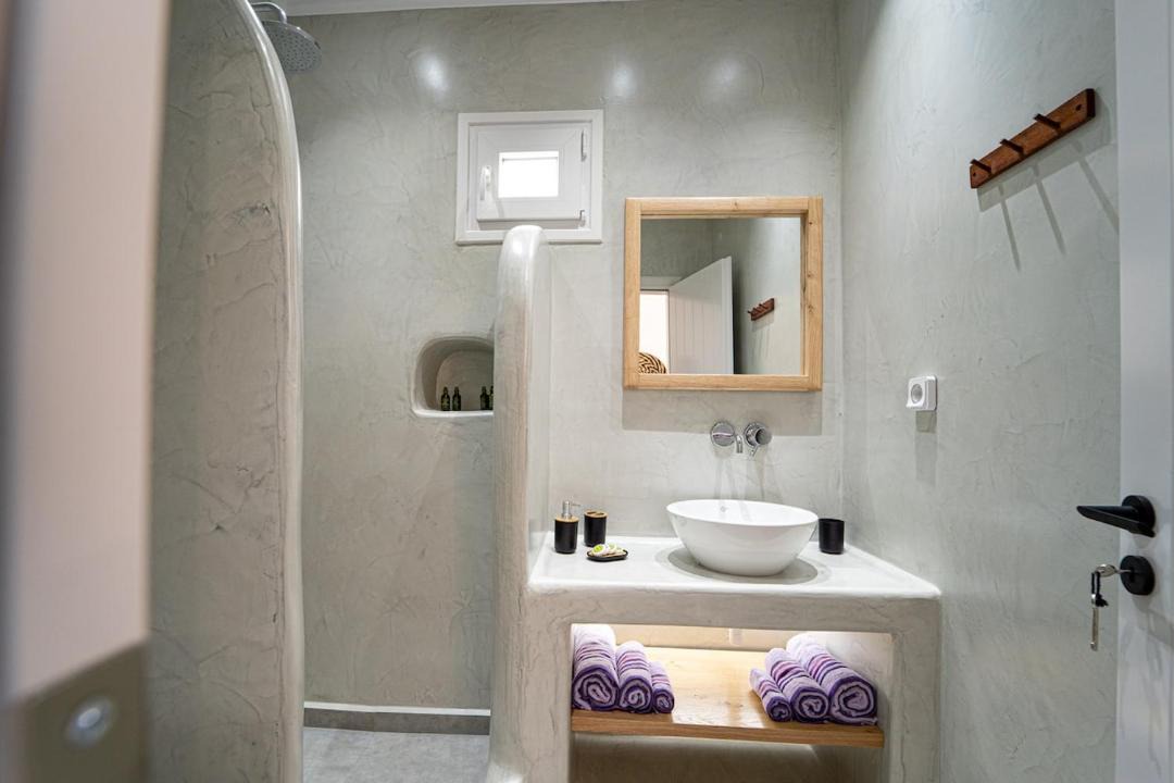 Photo of Bathroom in Akrotiri