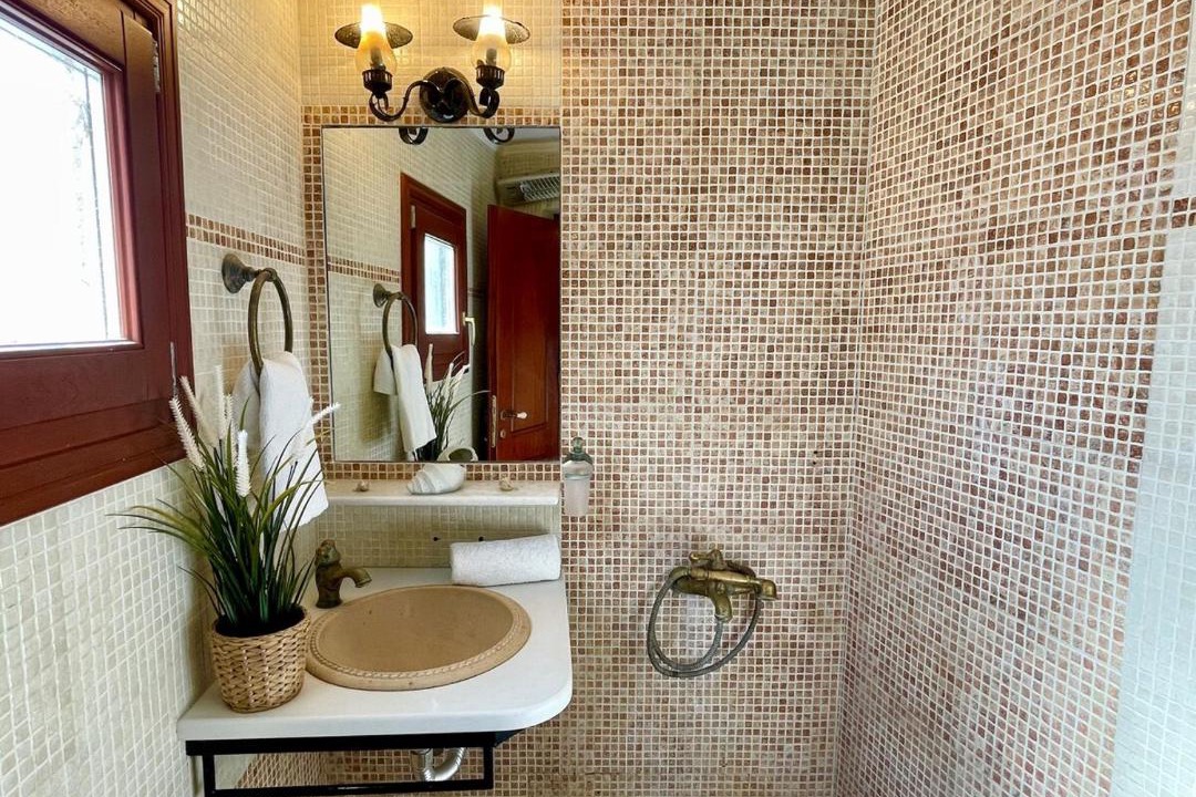 Photo of Bathroom in Vothon
