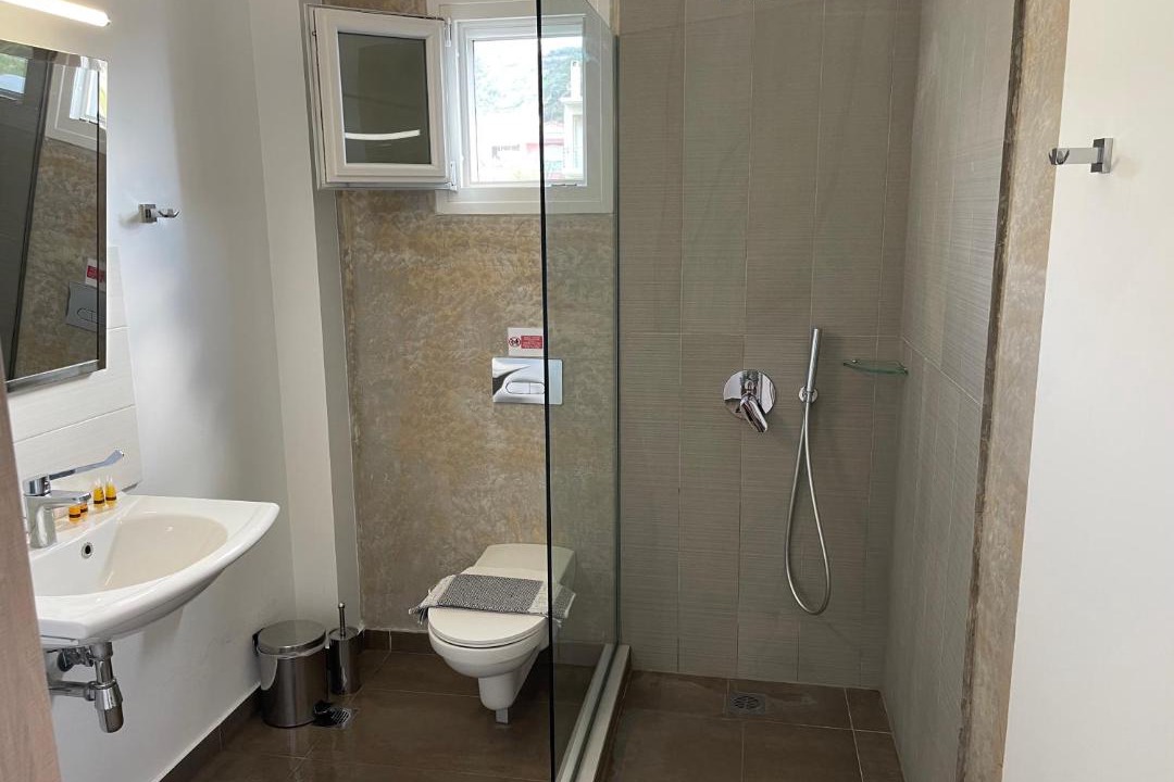 Photo of Bathroom in Mourteri