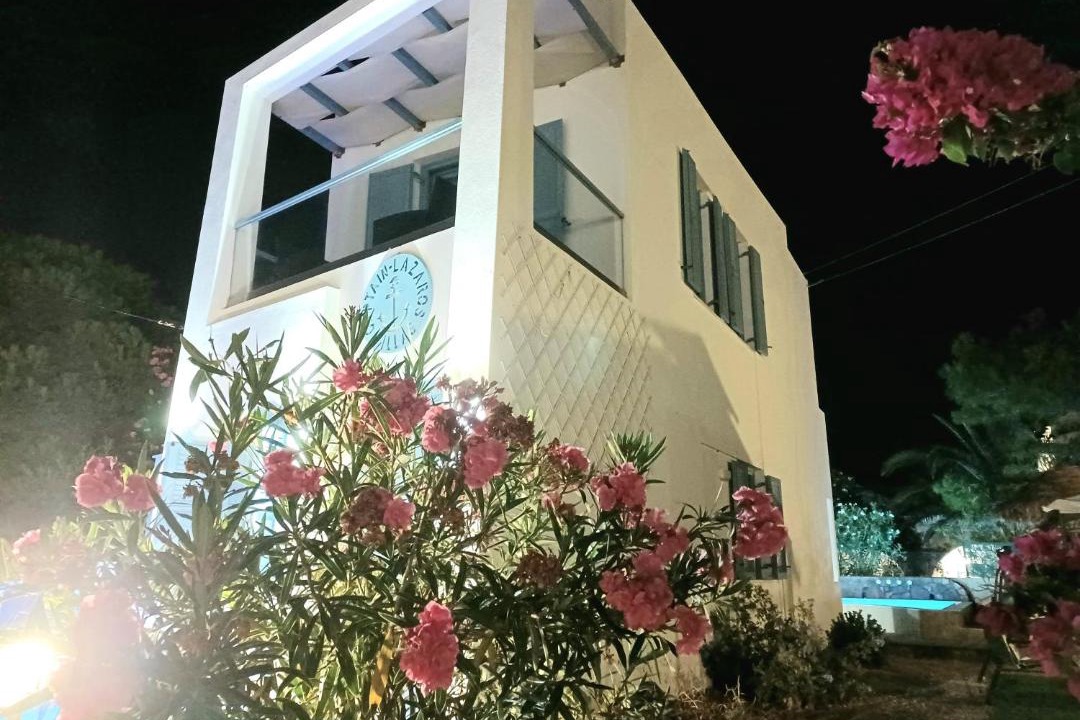 Photo of Others in Perissa