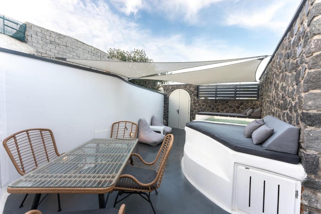 Photo of Patio Balcony in Karterados
