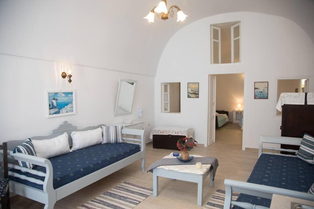 Photo of Livingroom in Fira