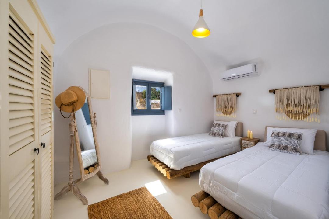 Photo of Bedroom in Messaria