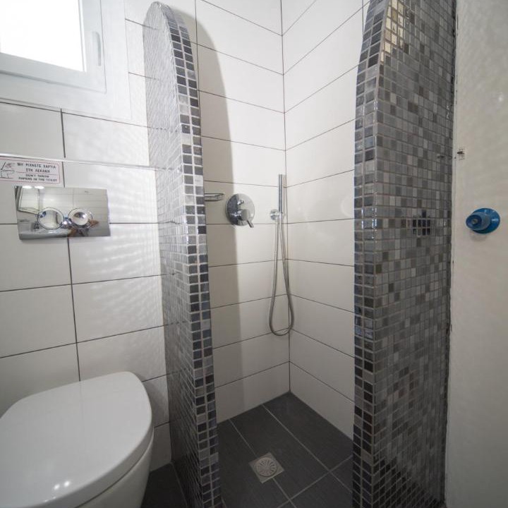 Photo of Bathroom in Fira