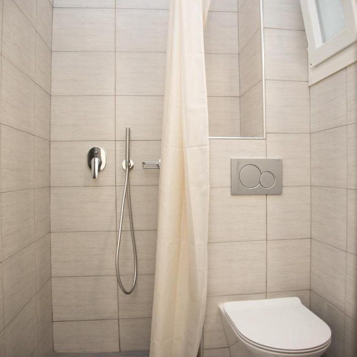 Photo of Bathroom in Fira
