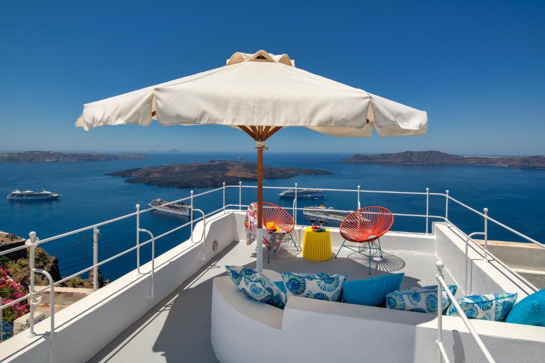 Photo of Others in Fira
