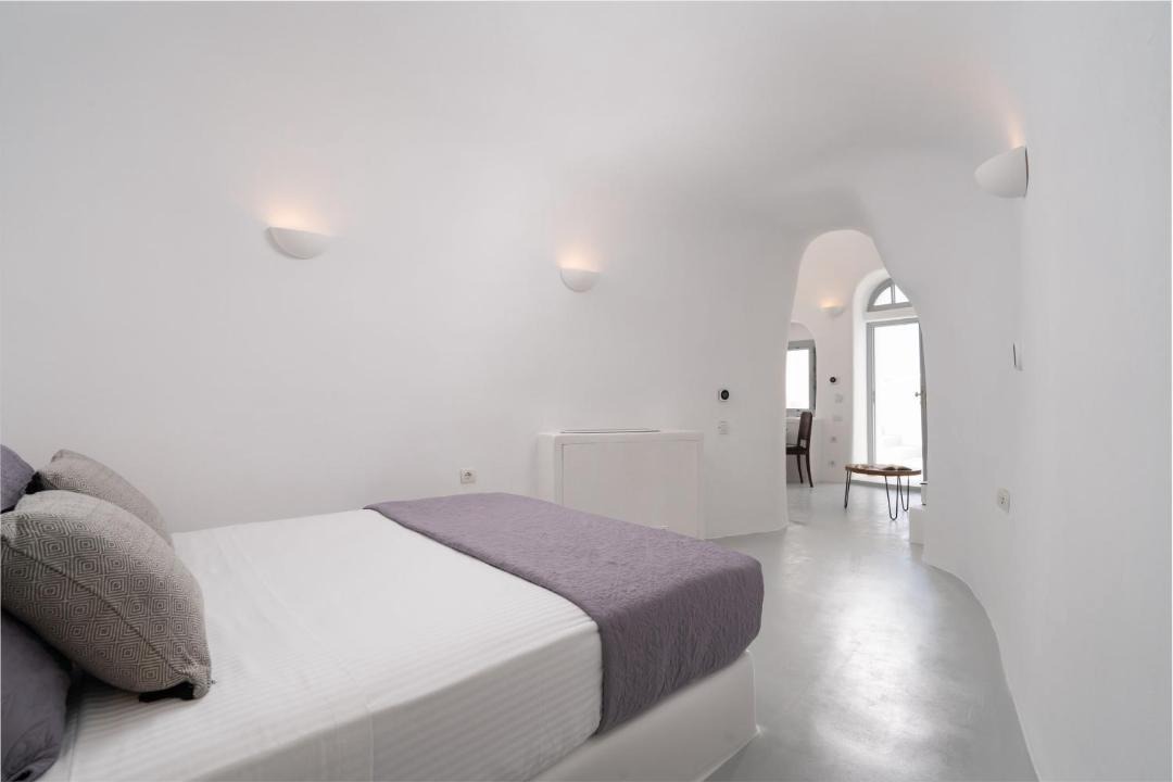 Photo of Bedroom in Oia