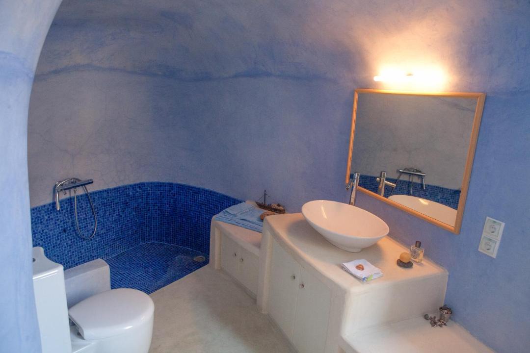 Photo of Bathroom in Akrotiri