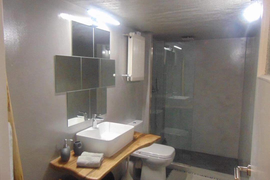 Photo of Bathroom in Ilisia
