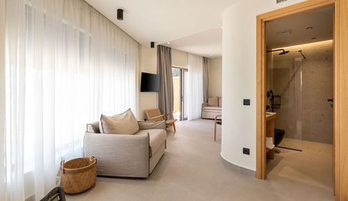 Deluxe Suite, 1 Bedroom, Private Pool, Sea Front