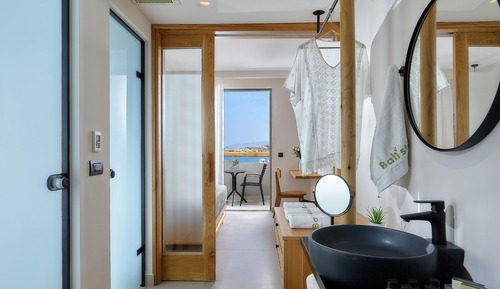 Deluxe Suite, 1 Bedroom, Partial Sea View
