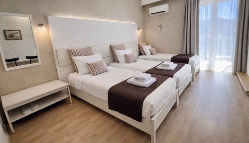 Economy Triple Room