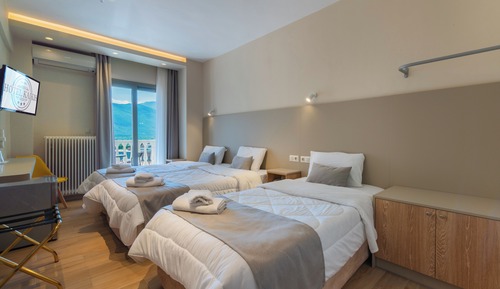 Family Triple Room, 3 Twin Beds, Non Smoking, Mountain View