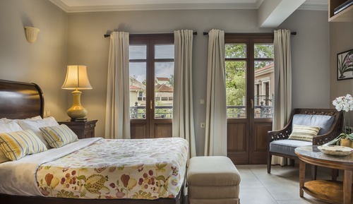 Suite, Courtyard View (105)