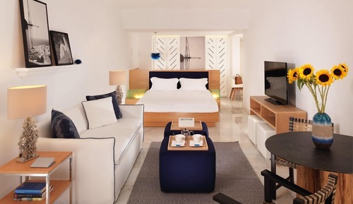 Open Plan Suite Sea View