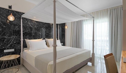 Suite, Sea View
