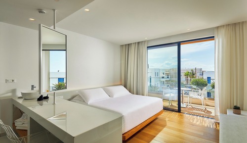  Premium Room