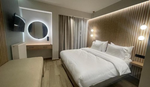 Junior Studio Suite