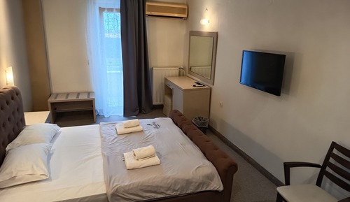 Basic Double Room, Garden View
