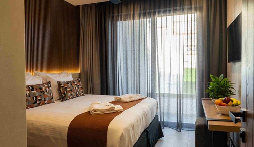 Junior Suite, City View