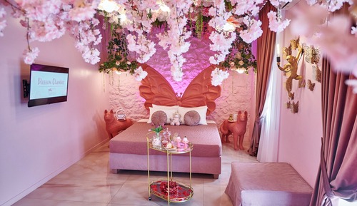 Blooming Chamber Suite