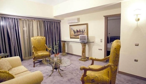 Premium Suite