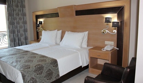 Triple Room (Meteora View)