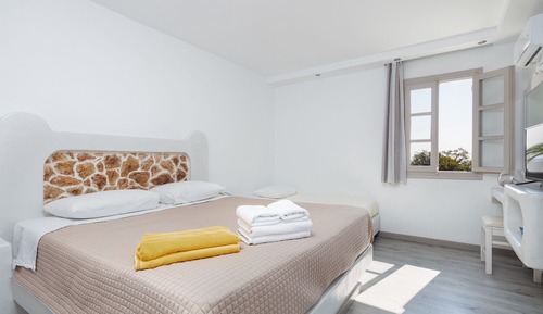 Aegean One Bedroom Apartment with Terrace & Sea View