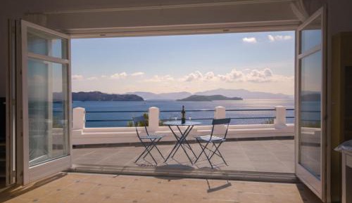 One-Bedroom Apartment with Sea View