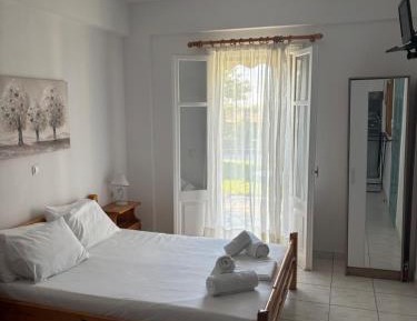 Studio with Garden View