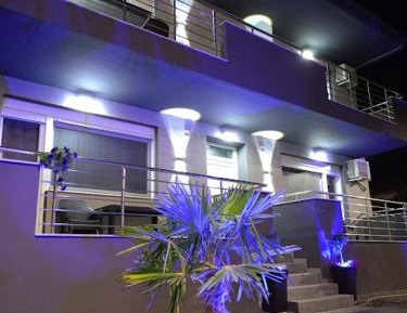 Two-Bedroom Deluxe Apartment with Balcony