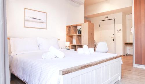 Studio Apartment with Balcony