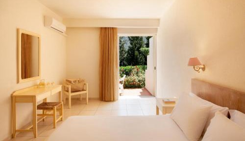 Standard Twin Room with Garden View