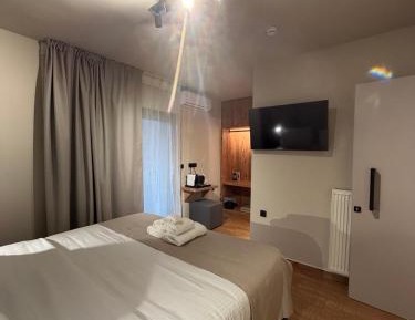 Double or Twin Room with Mountain View