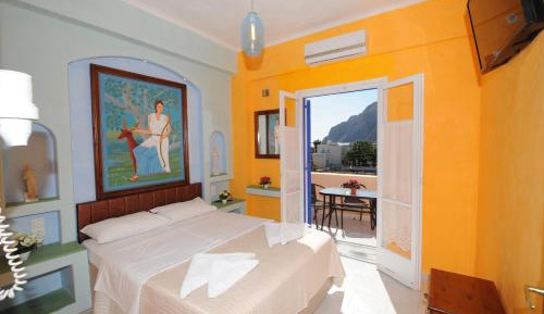 One-Bedroom Apartment with Balcony (2 Adults)