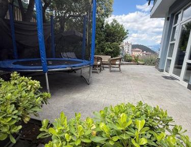Deluxe One-Bedroom Apartment with Garden View