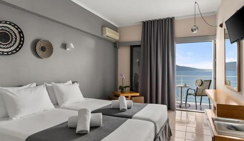 Double or Twin Room with Sea View
